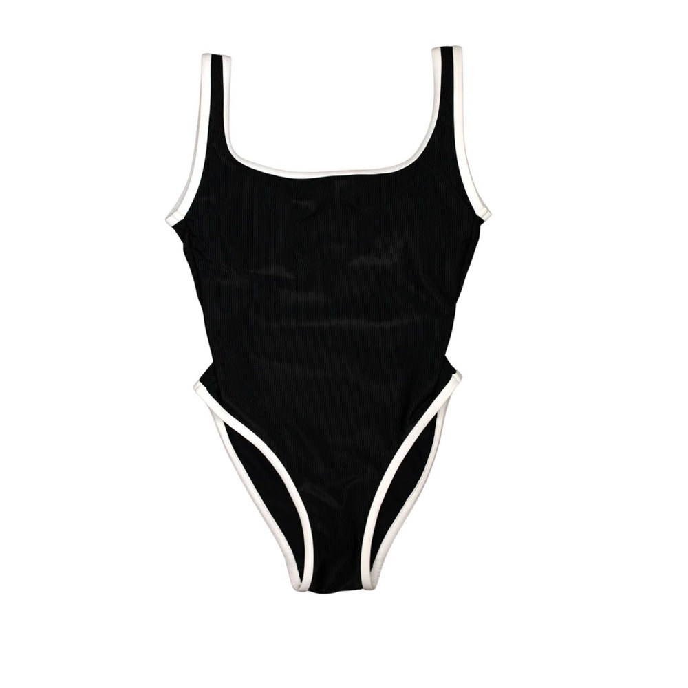 LainSnow Ocean Isle One Piece- Black size LARGE